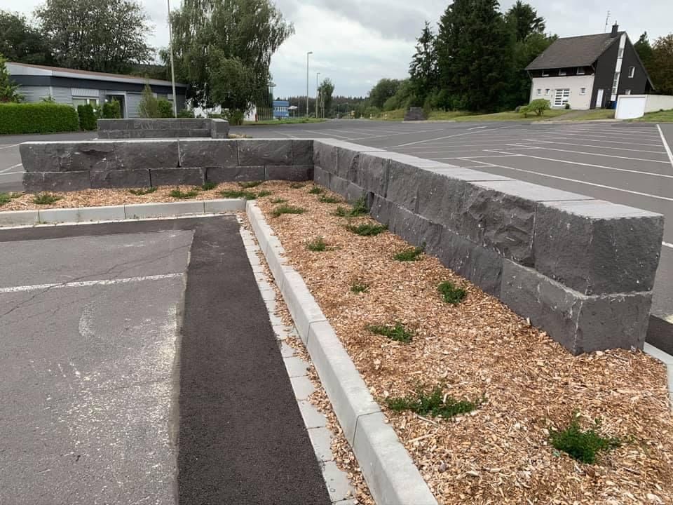 mauersteine aus basalt für trockenmauer